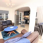 2 Bed In Oc-88051 * 里彭