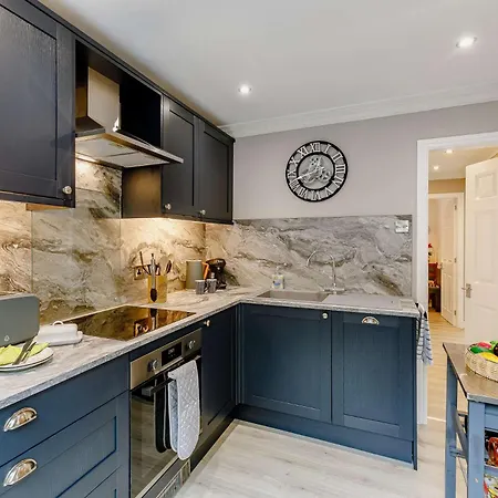 Prázdninový dům 2 Bed In 88051 *